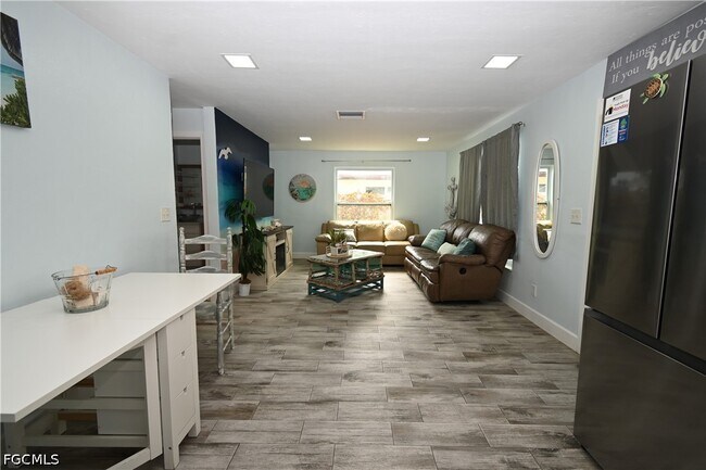 Photo - 206 Cape Coral Pkwy W