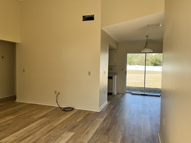 Photo - 4993 Reagen Way