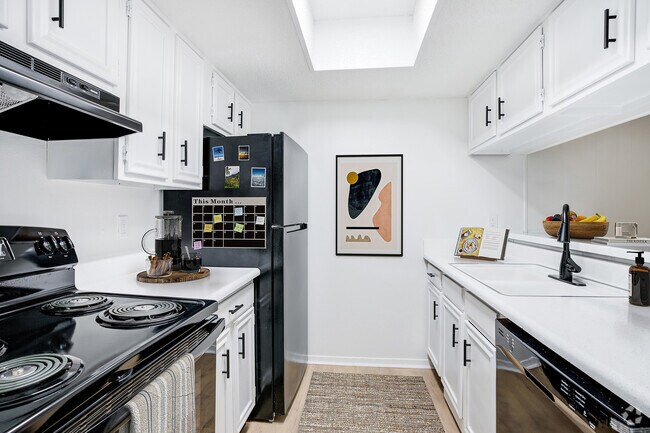 Building Photo - ReNew Towne Oaks Rental