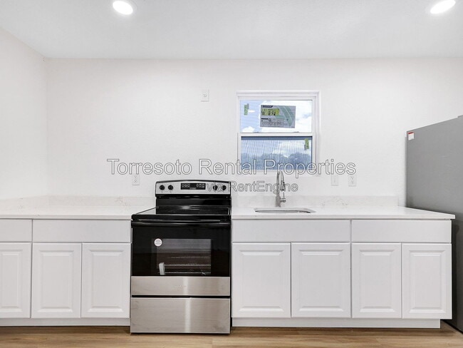 Photo - 2326 Cincinnati Ave Unit D