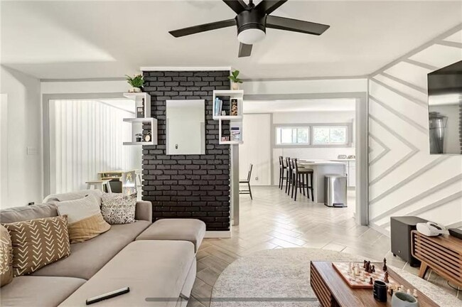 Photo - 1944 Cindy Dr