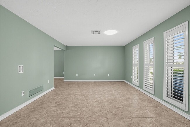 2876 Captiva Dr