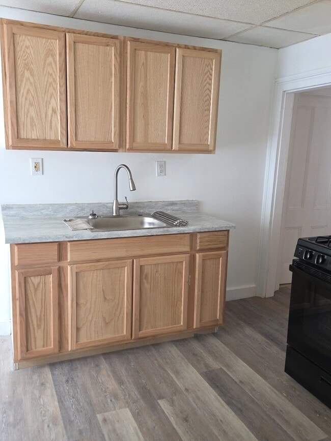Photo - 97 Oak St Unidad 2fl rear