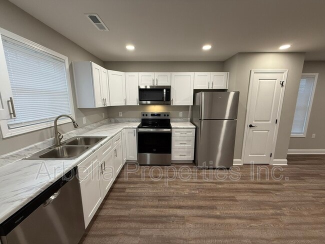 Photo - 127 Adams and Corby Rd Unit Apt 21