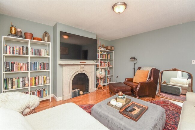 Photo - 99 Bartlett St Unit 2