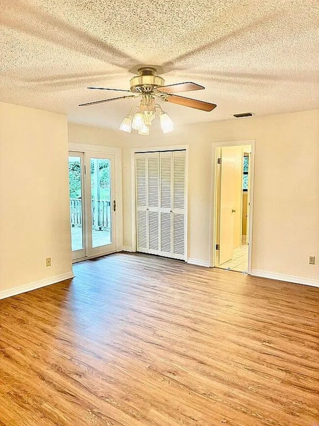 7221 Lakewood Rd