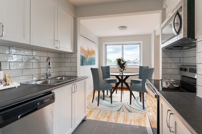 Photo - Royal Court Apartments