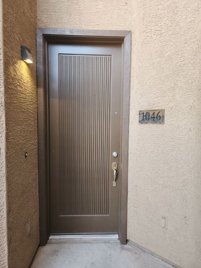 Photo - "Spacious 2-Bed Condo Retreat with 2.5 Baths in Prime Chandler Location!" Unidad 1046