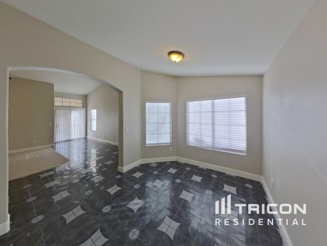 Photo - 4702 Roby Grey Way