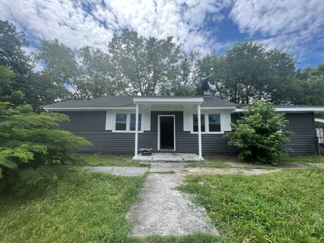 1 Full month free of rent!! - 1 Full month free of rent!! House
