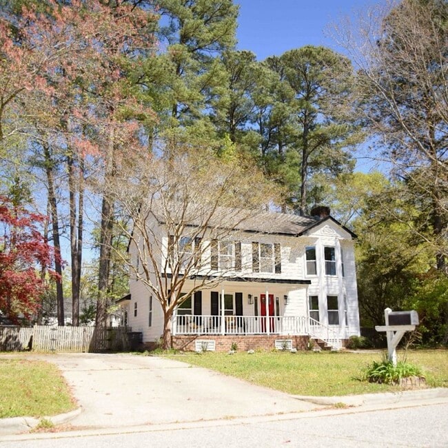 Building Photo - 5013 Brassfield Dr