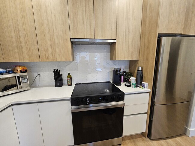 Photo - 11907-11223 223 St