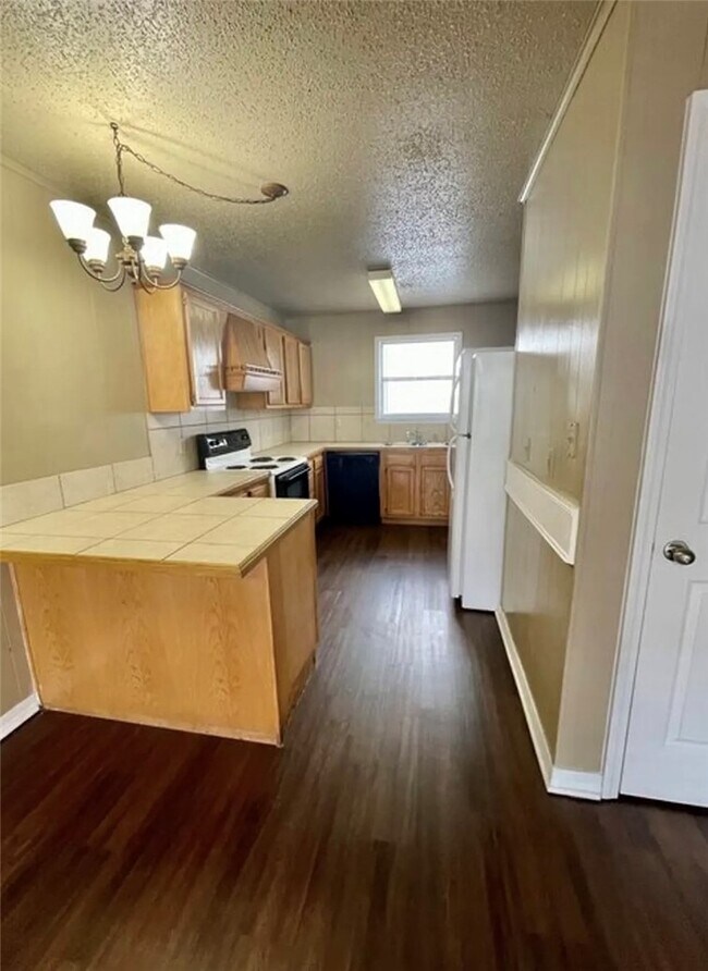 Photo - 775 W Sycamore St