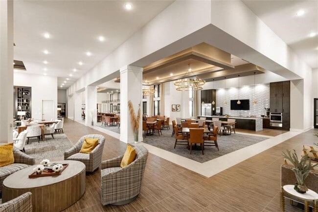 Photo - 1927 Powers Ferry Rd