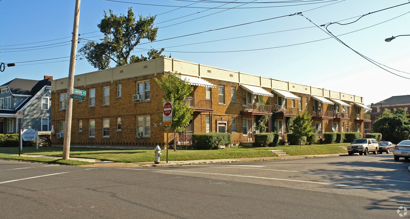 Photo - 1900 Linden Ave