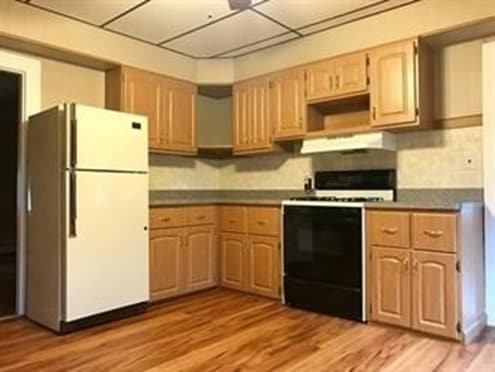 Building Photo - 6 Trull St Unit 1R Rental