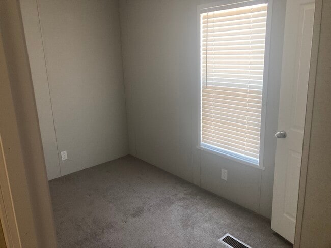 Photo - 160 Forrest Ave