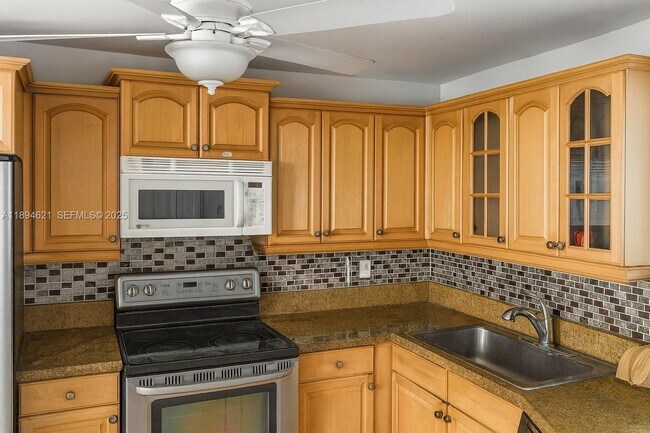 Photo - 1750 NE 191st St Unit 628-4