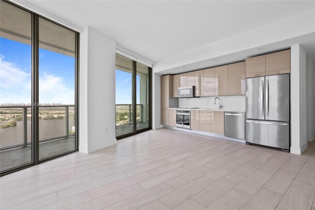 Photo - 2000 Metropica Wy Unit 2504