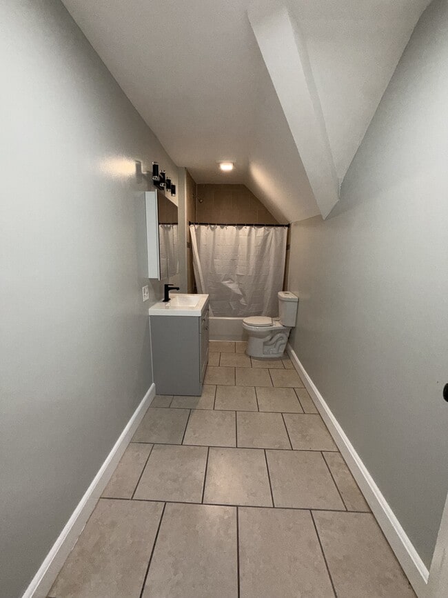 599 Elm St Unit 3