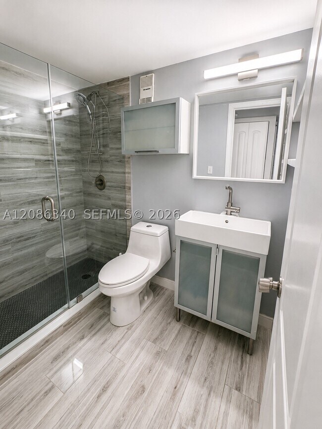 15705 W Waterside Cir Unidad 103