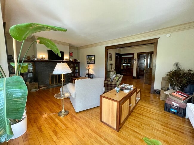 Photo - 2737 Irving Ave S Unit 1