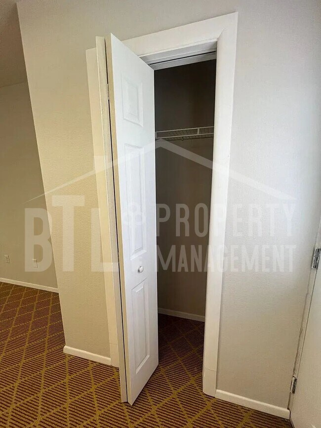 Photo - 27 Notch Shopping Center Ln Unidad 101