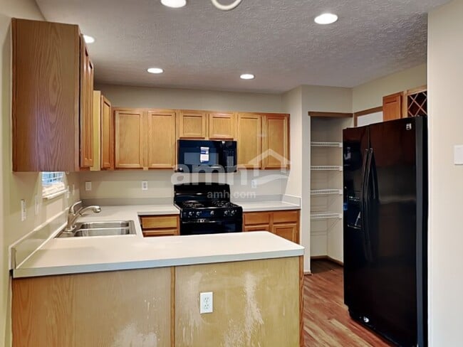 Photo - 6747 Winbarr Way