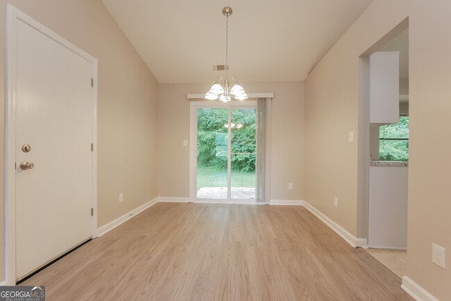 Photo - 145 Lynda Ln