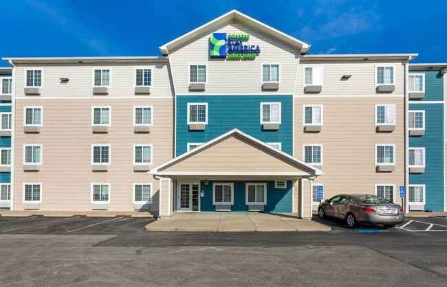 Furnished Studio-Cleveland - Avon