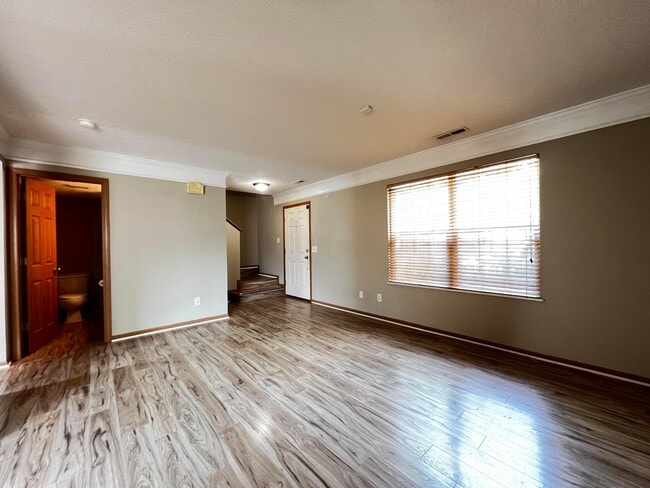 Photo - 6171 Womersley Dr