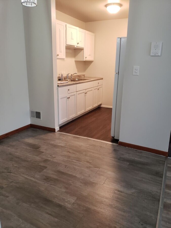 Photo - 6011 W Port Ave