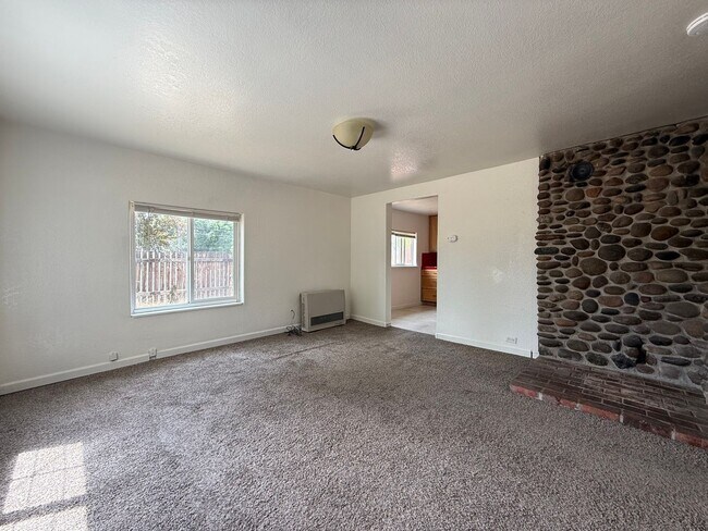 Photo - Cute 2 Bedroom Home - Pets Allowed