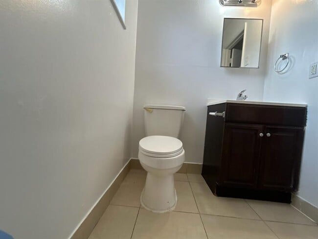 Photo - 1106 S L St