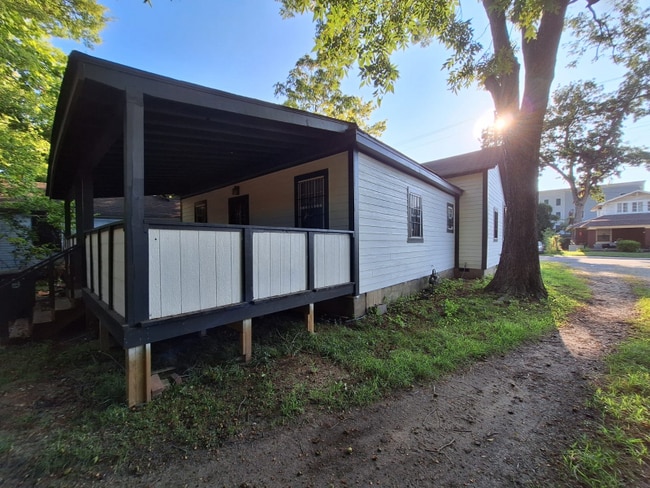Photo - 830 N 7th St