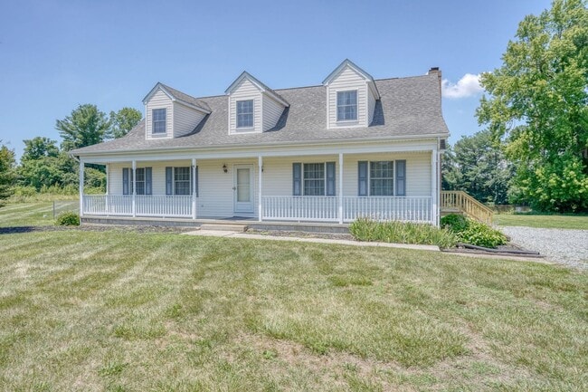 Building Photo - Just What You Have Been Looking For a First Floor Primary Bedroom Suite in a Quaint Country Setting