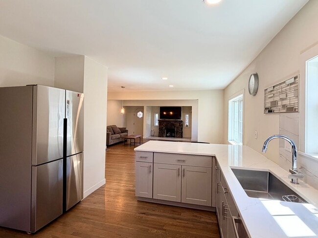 Photo - 557 S University Blvd