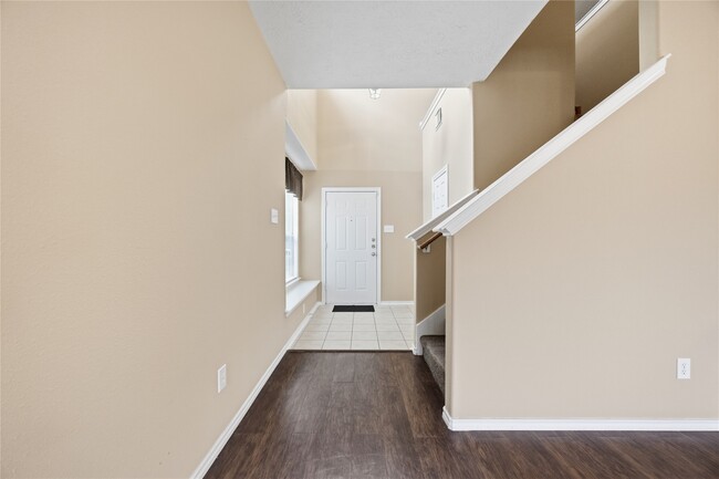 Photo - 8813 Elm Drake Ln