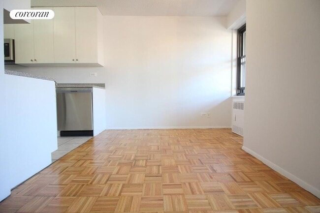 Photo - 175 W 90th St