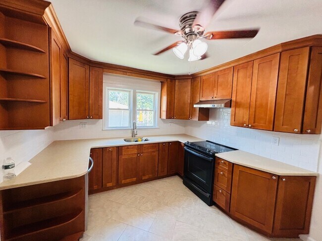 Photo - 75 Elm Ave