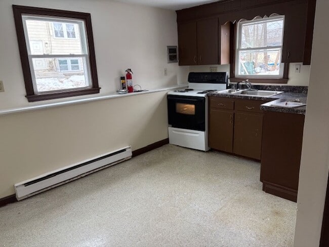 Photo - 35 Armory St Unit 1