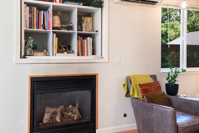 Photo - 627 Prince Ave