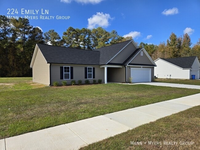 Photo - 224 Emily Ln