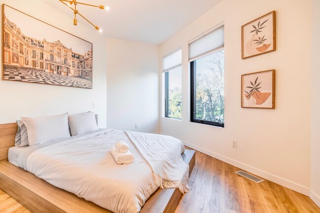 Photo - 234 Wellington Cres Unit 3