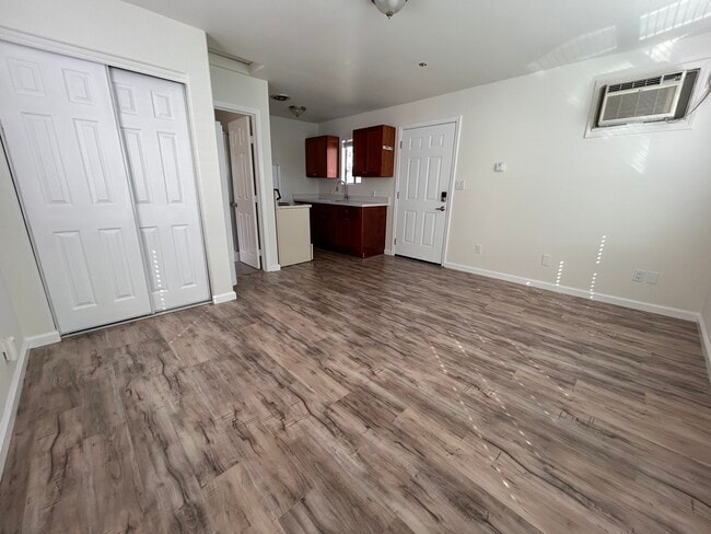 Photo - 110 3rd St Apartamentos Unidad B