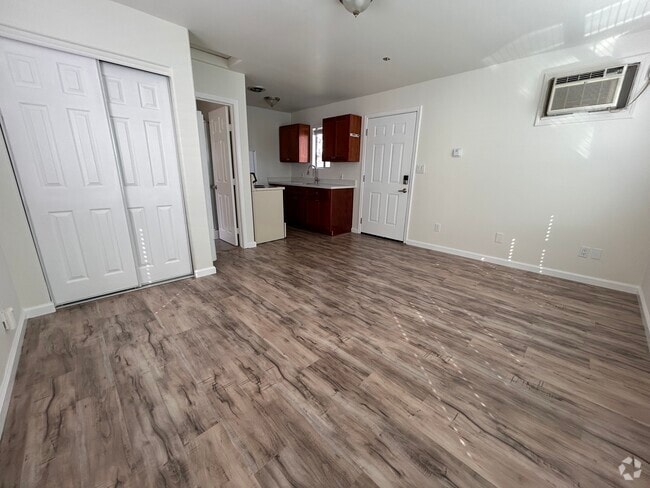 Building Photo - 110 3rd St Unit B Rental