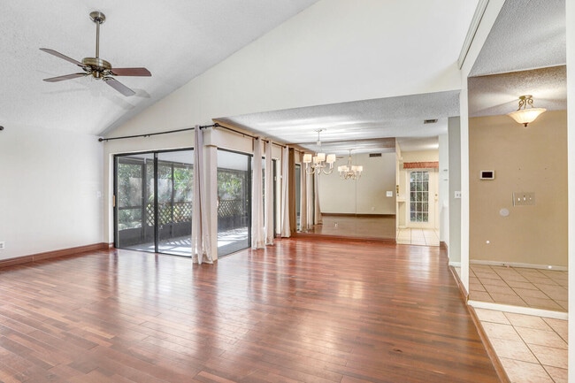 Photo - 4504 Stonehenge Rd
