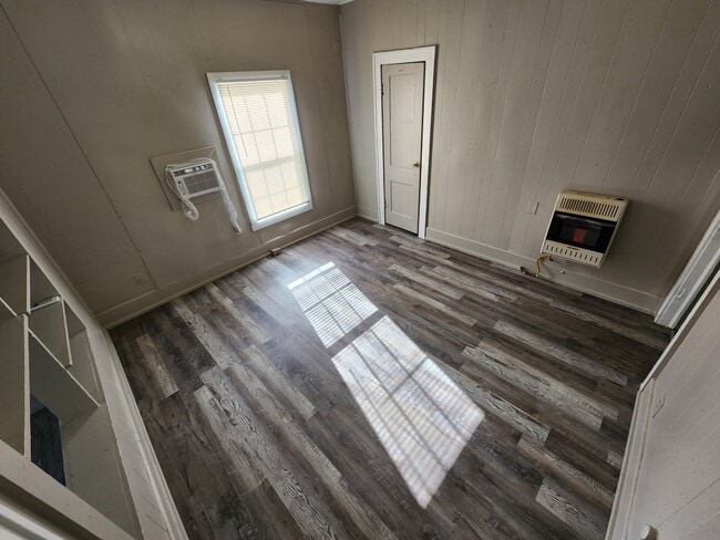 Photo - 426 W 15th St