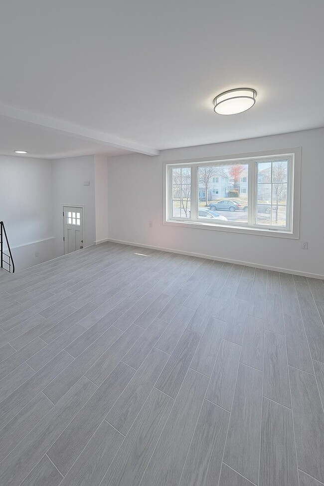 Building Photo - 5 Chopin Ct Unit 2