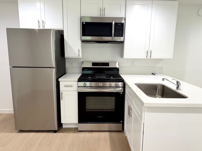 Photo - Charming 2 bed 2 bath home in Simi Valley!